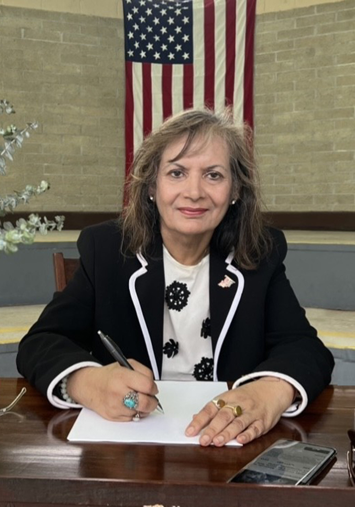 Neelam-edit_vertical_7721